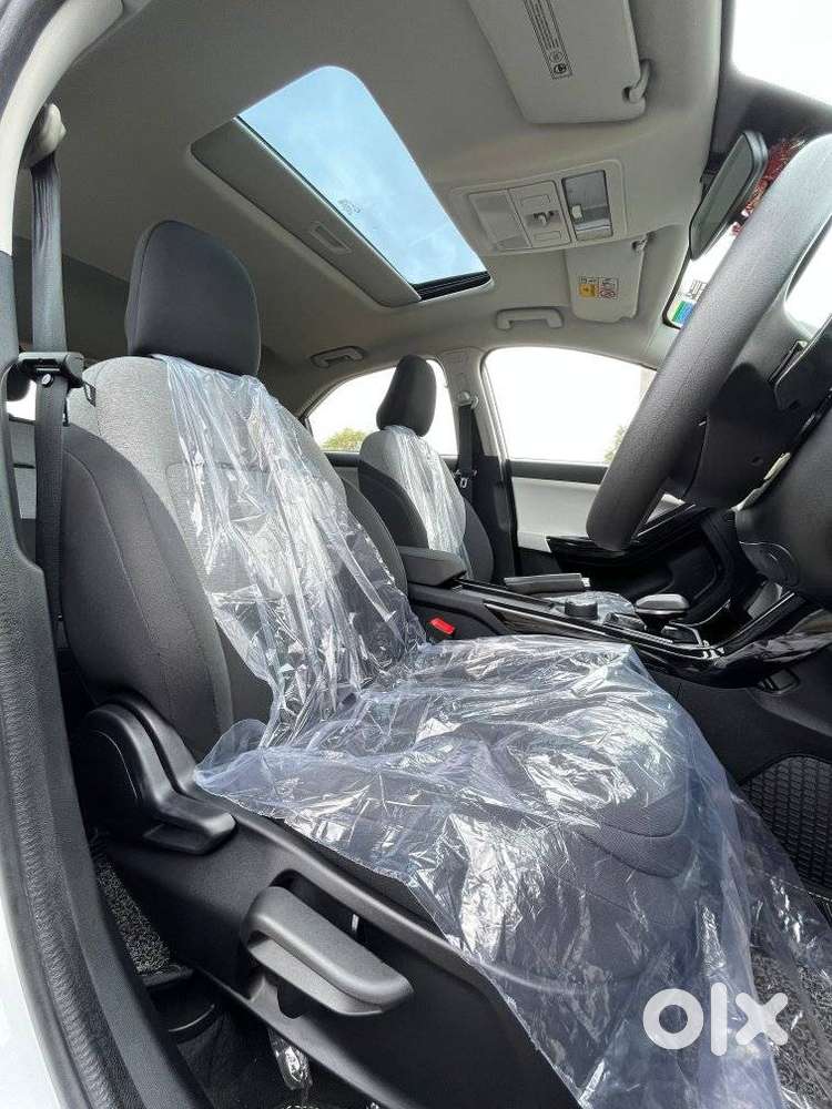 Tata Nexon Creative Plus 1.2 Revotron Petrol 7dca, 2025, Petrol