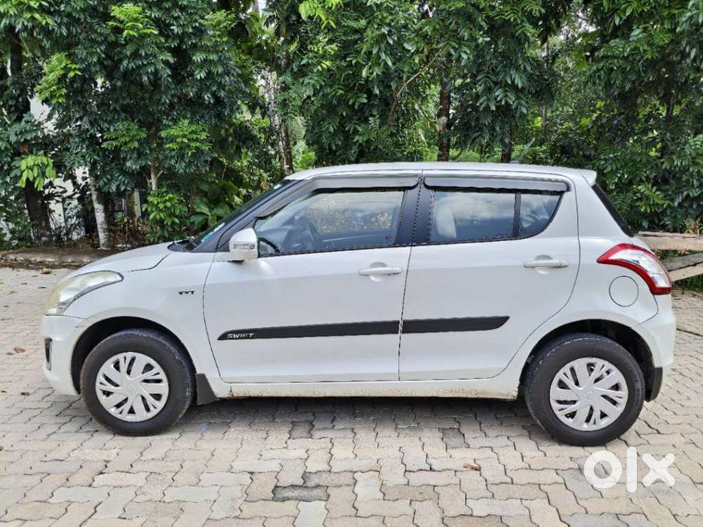 Maruti Suzuki Swift Vxi Optional, 2016, Petrol