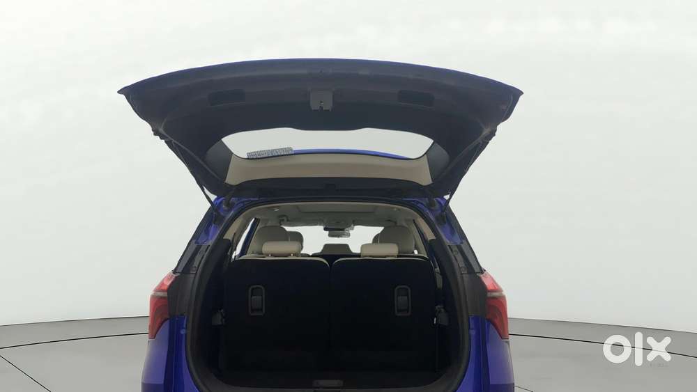 Mahindra Xuv700 2.0 Ax 7 Petrol Mt Str, 2021, Petrol