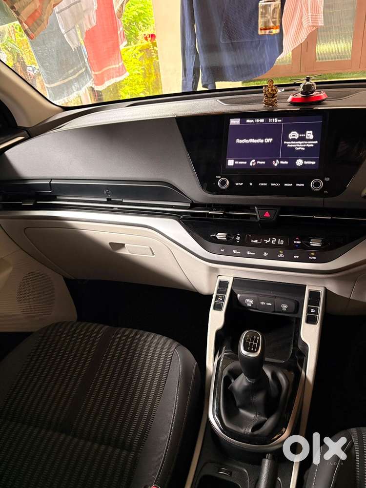 Kia Carens G 1.5 Prestige Plus Imt Petrol 2024