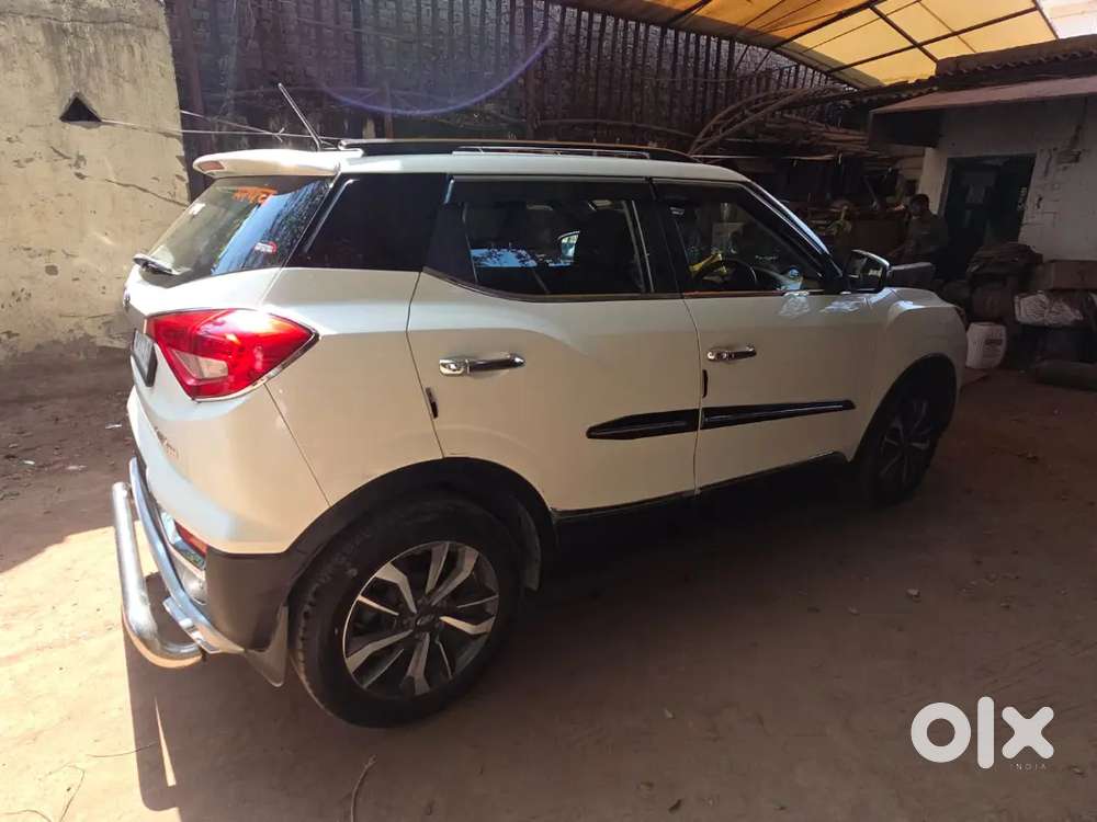 Mahindra/xuv300/w8