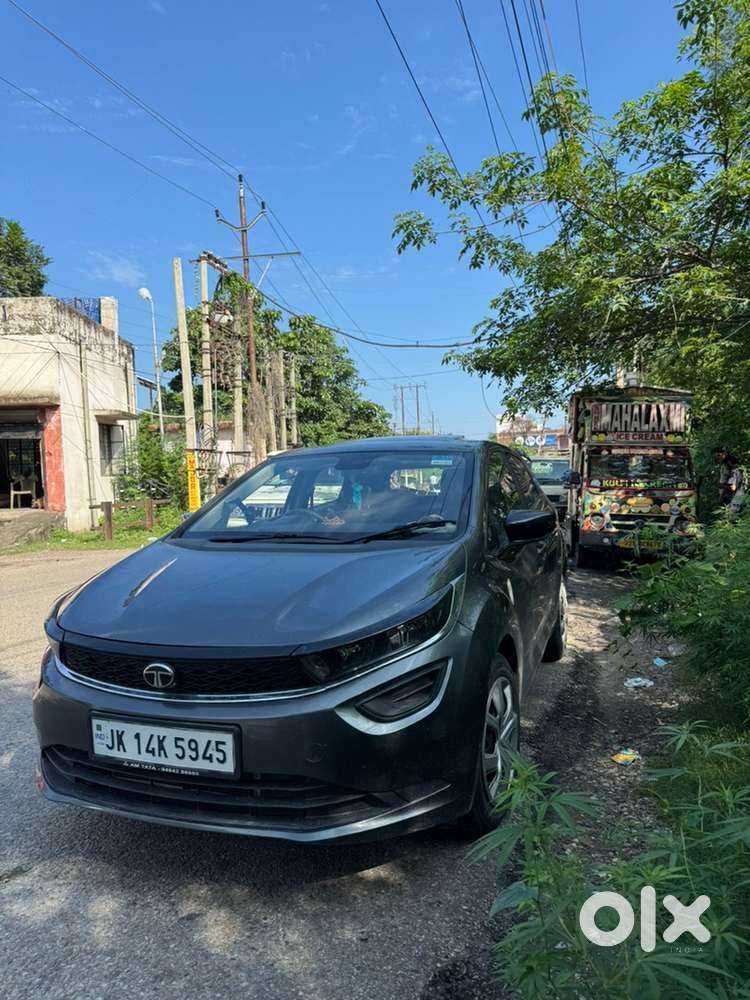 Tata Altroz Petrol Manual 2024