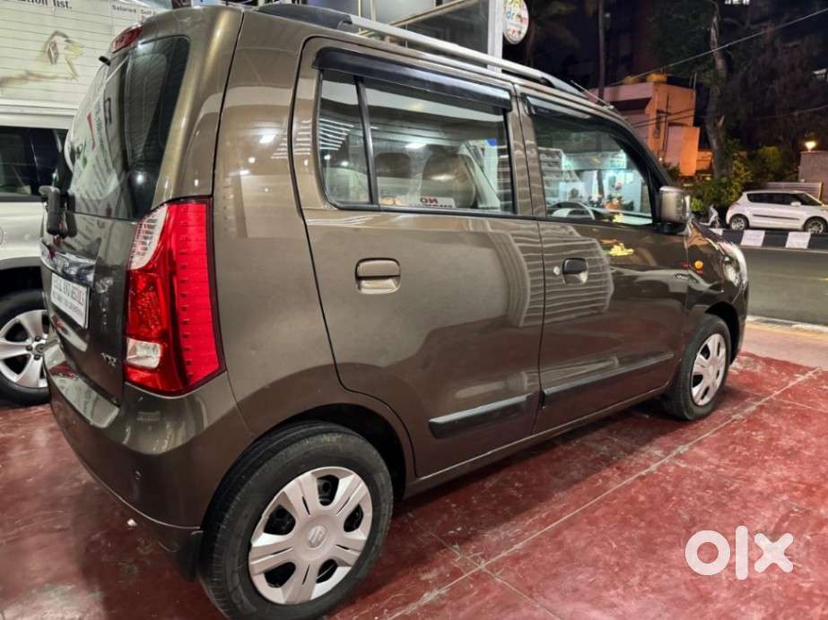 Maruti Suzuki Wagon R AMT VXI, 2016, Petrol