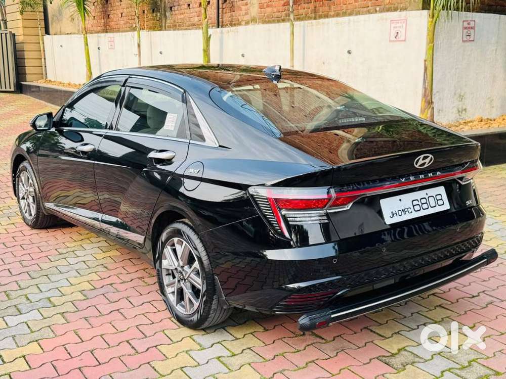 Hyundai Verna 1.5 Sx (o) Ivt, 2023, Petrol