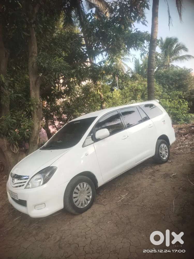 Toyota Innova 2005 Diesel Model For Sale.