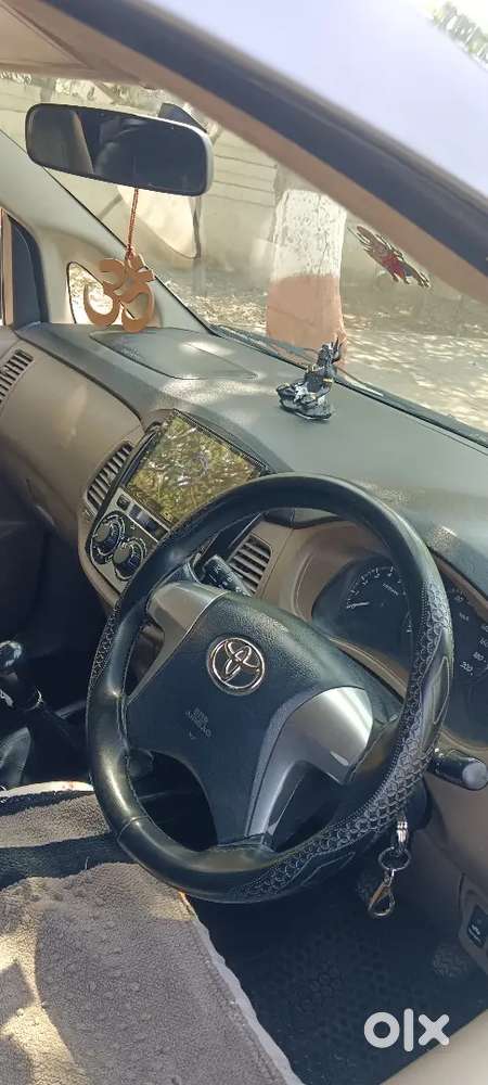 Toyota Innova 2015 Diesel 225000 Km Driven