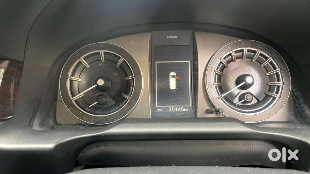 Toyota Innova Crysta [2020-ongoing] 2.4 Vx 8 Str, 2024, Diesel