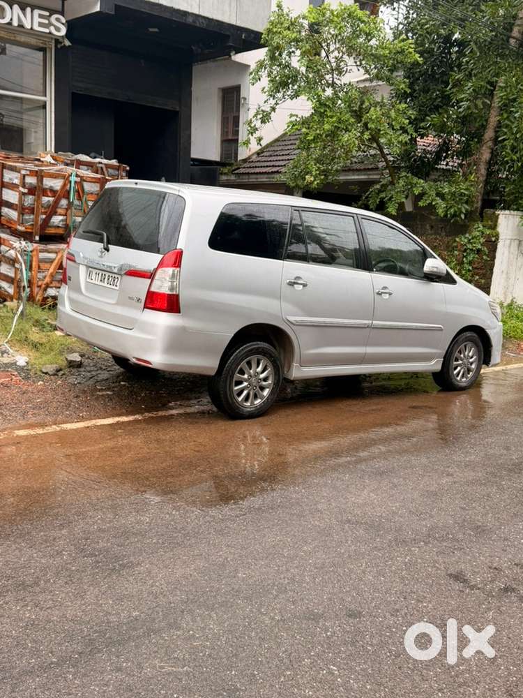 Toyota Innova 2013 Diesel 150000 Km Driven