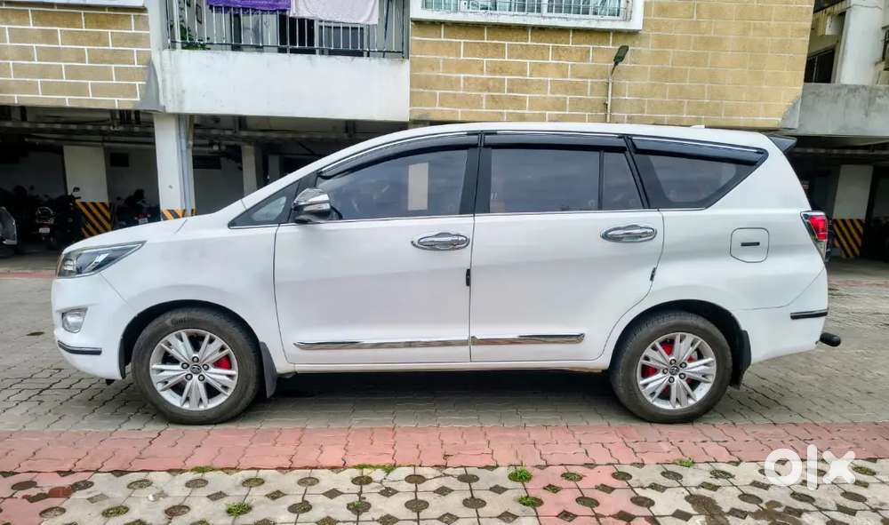 Toyota Innova Crysta 2016 Variant