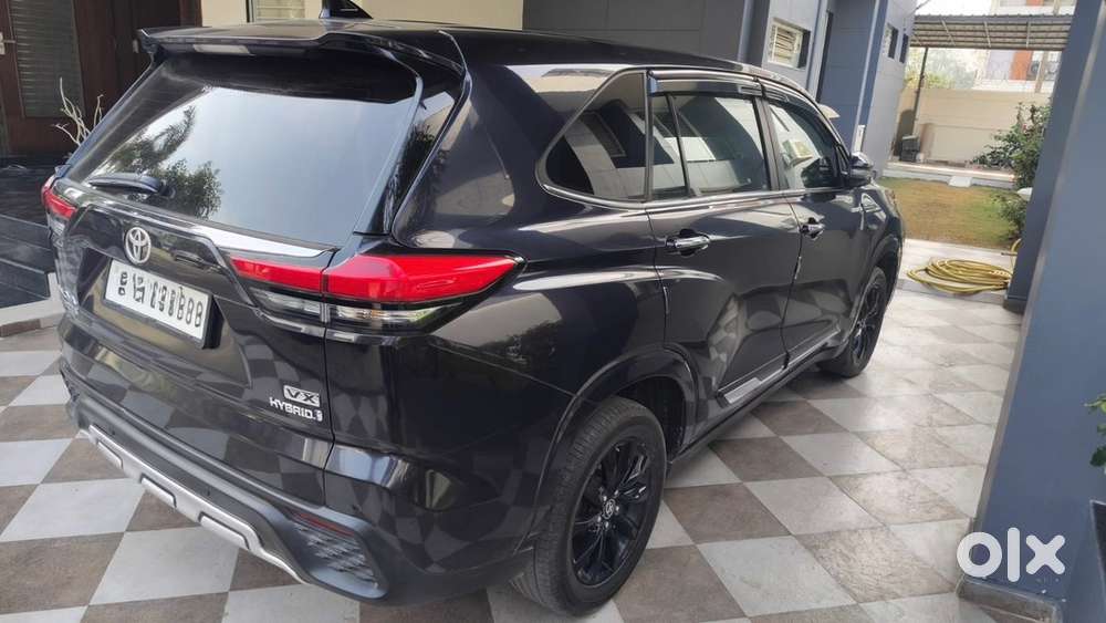 Toyota Innova Hycross 2023 Hybrid Well Maintained