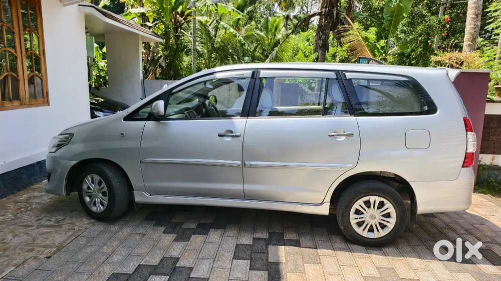 Toyota Innova 2012 Diesel Well Maintained