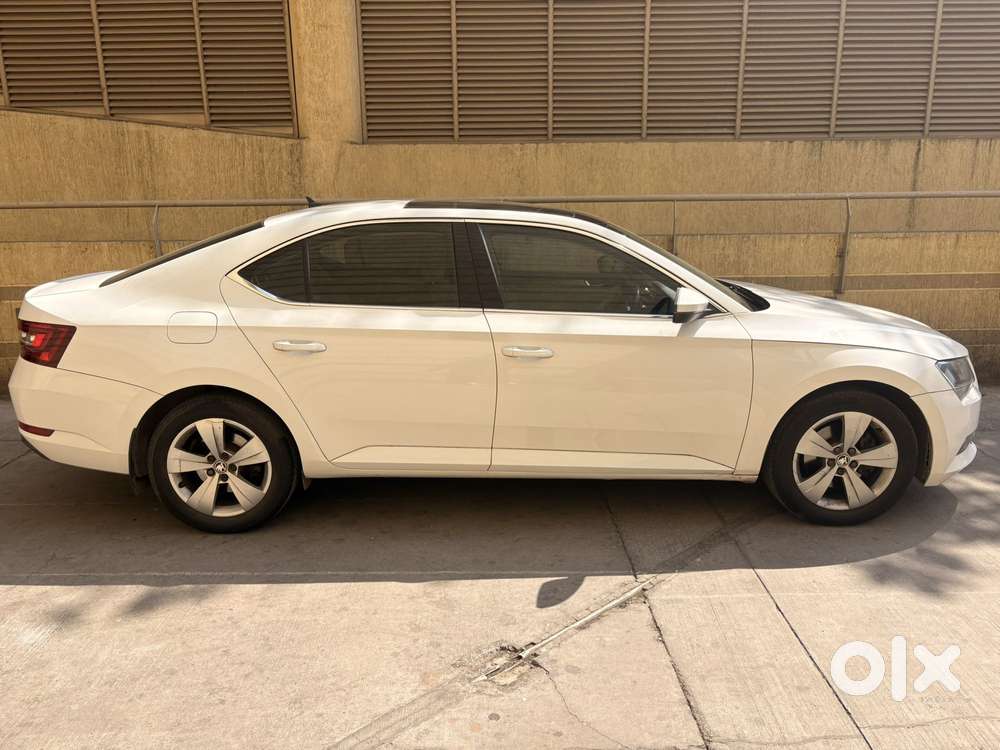 Skoda Superb Style 1.8 Tsi At, 2016, Petrol