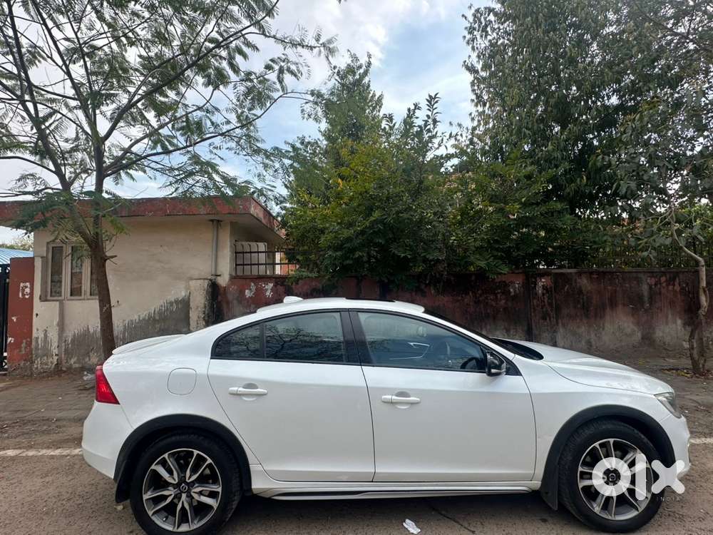 Volvo S60 Cross Country 2017 Diesel Well Maintained