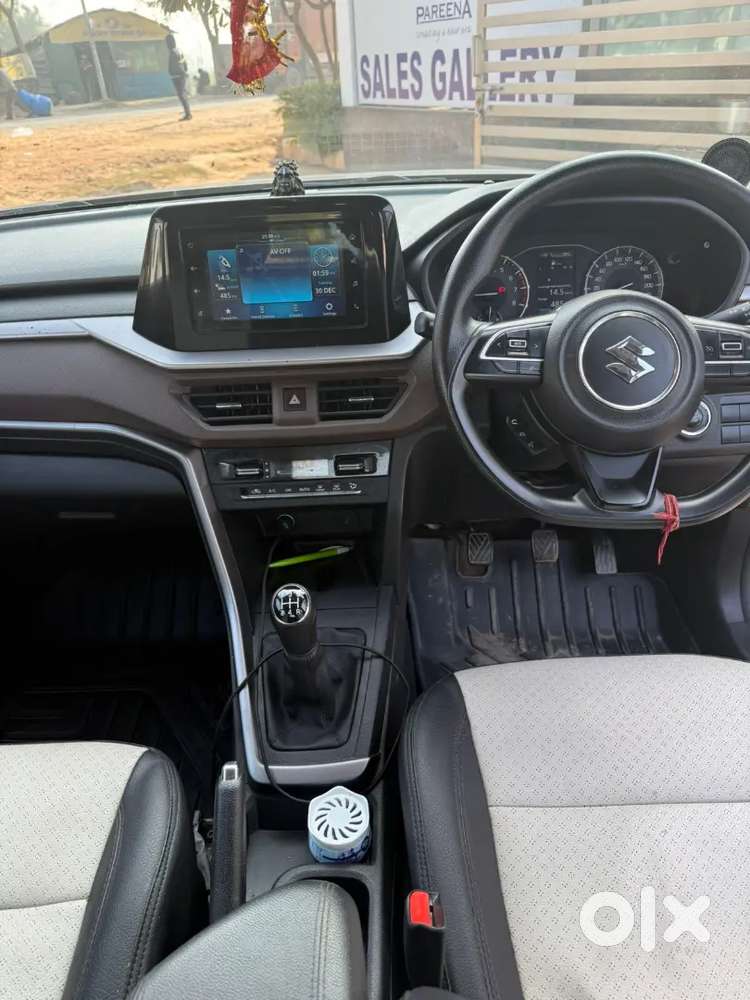 Petrol Car In Black Color, Center Locking, Push Start Button, Sunroof