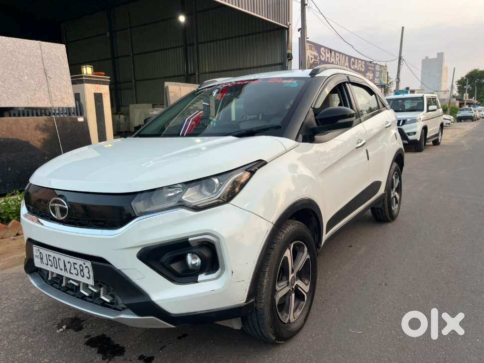 Tata Nexon 1.5 Revotorq Xza Plus (l), 2023, Petrol