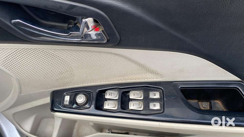 Mahindra Xuv300 W8 Option, 2019, Petrol