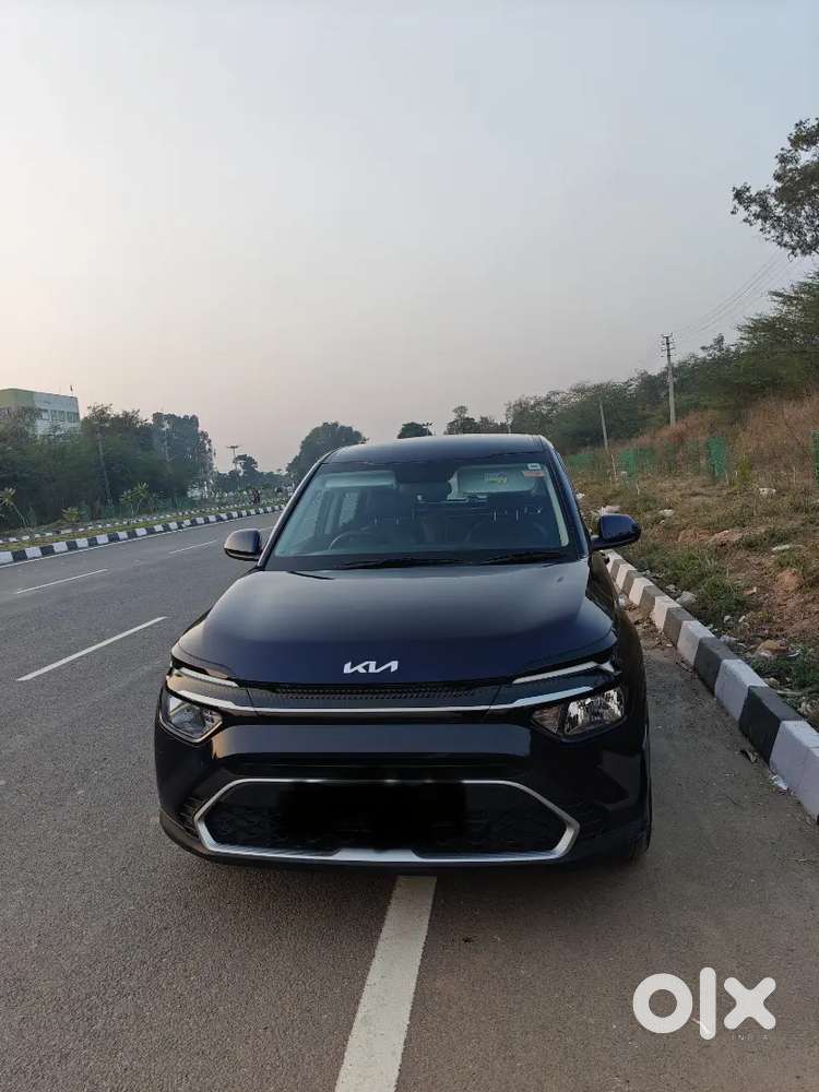 Kia Carens 2024 Diesel Well Maintained