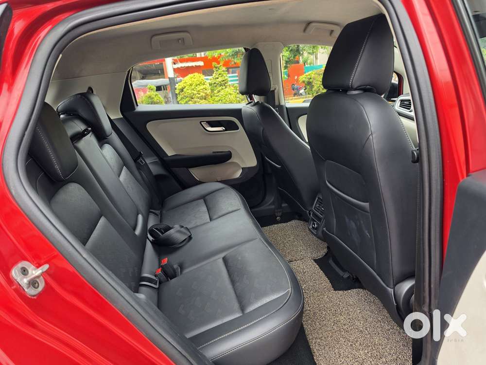 Tata Altroz 1.2 Xza Plus, 2022, Petrol
