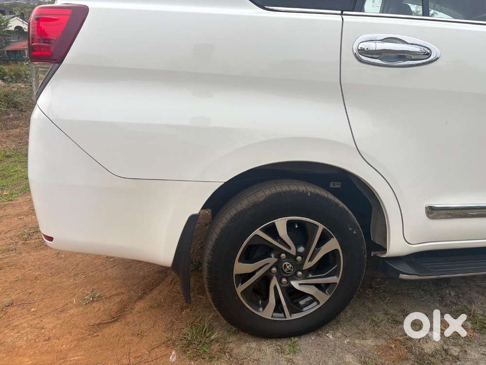 Perfect Family Suv: Toyota Innova Crysta In Mint Condition