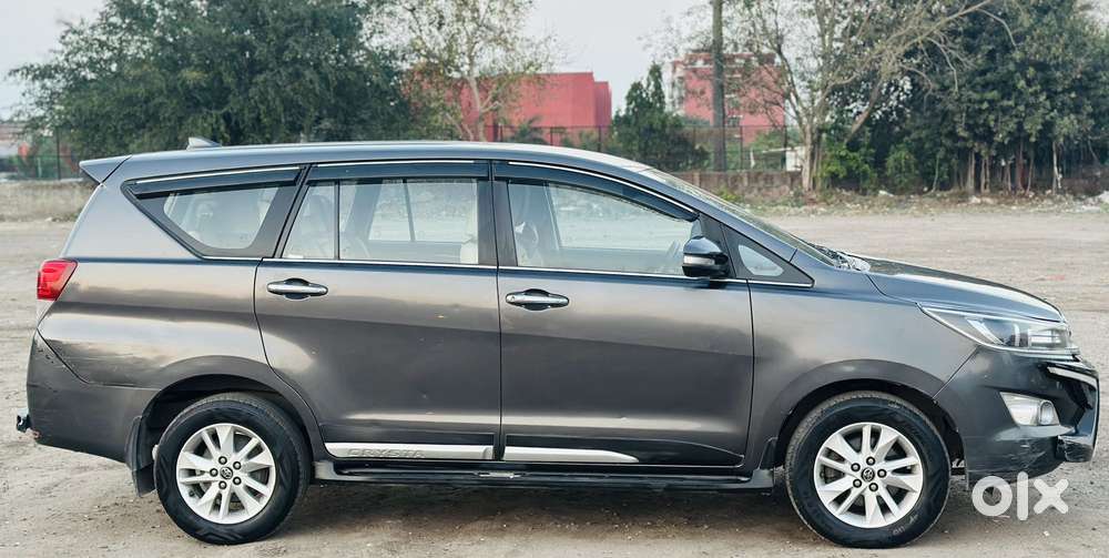 Toyota Innova Crysta 2.4 V, 2017, Diesel