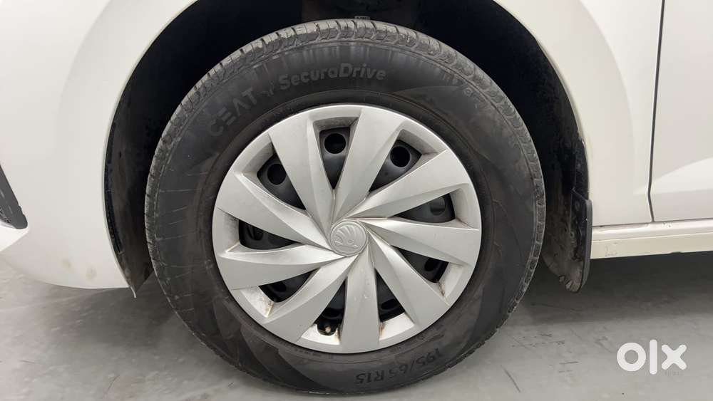 Skoda Slavia Active 1.0l Tsi Mt, 2022, Petrol
