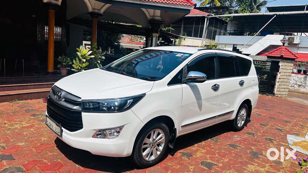 Toyota Innova Crysta 2.4 V 7 Str, 2017, Diesel
