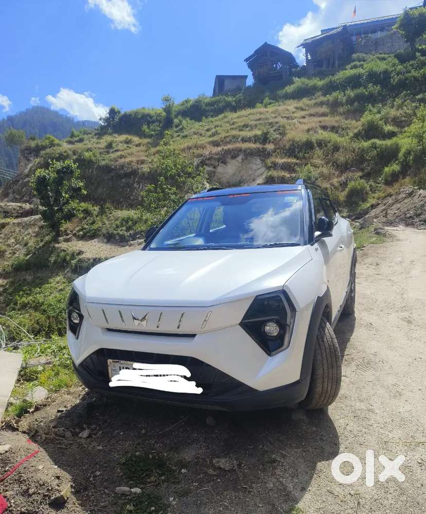 Mahindra Xuv 3xo 2025 Petrol 10000 Km Driven