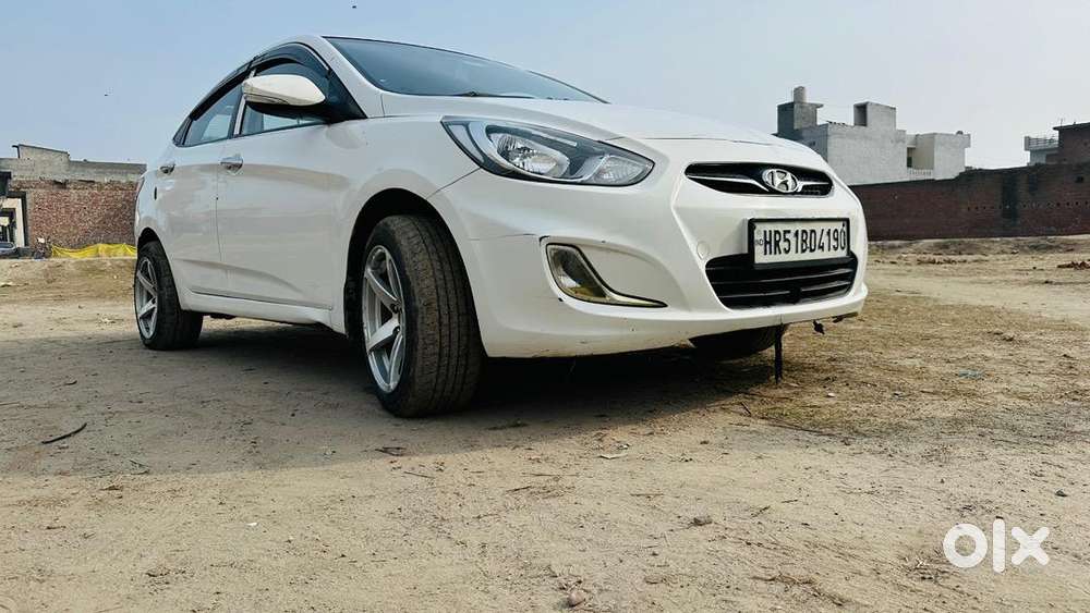 Hyundai Fluidic Verna 2015 Diesel 180000 Km Driven