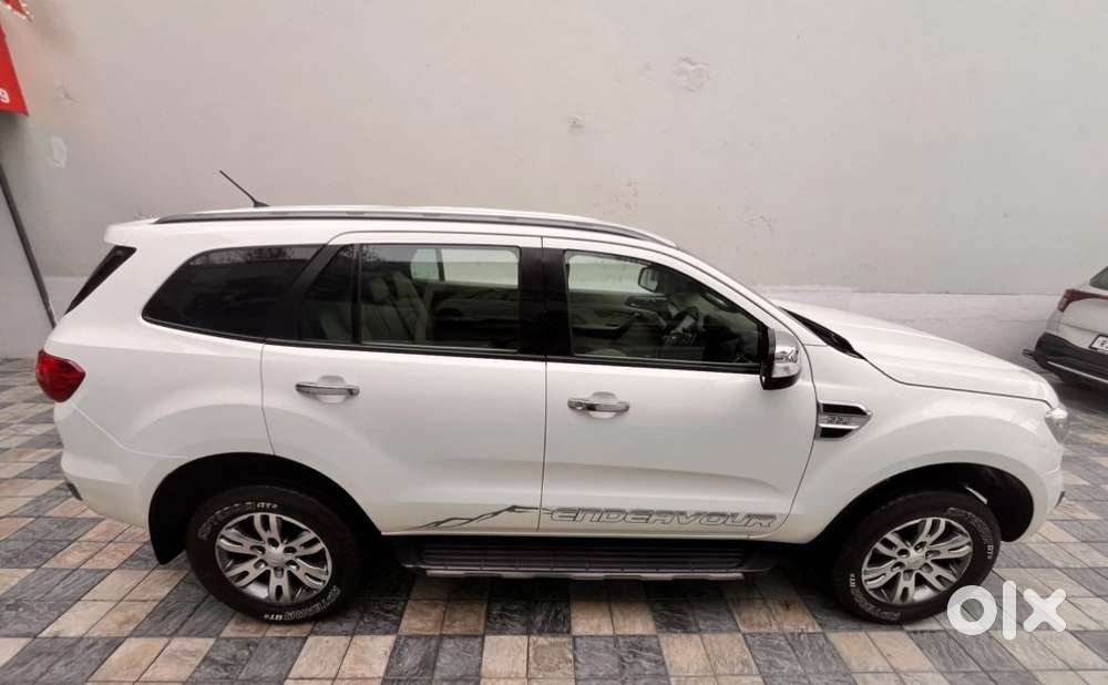 Ford Endeavour 2.2 Titanium At 4x2, 2016, Diesel