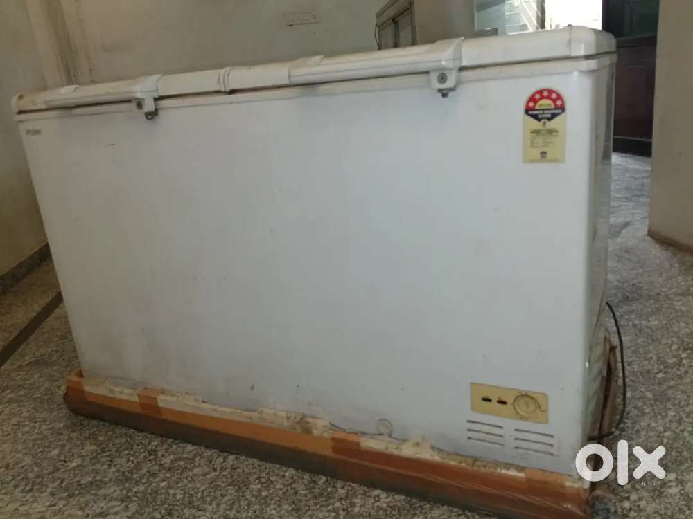 Harier deep freezer 431 litre.