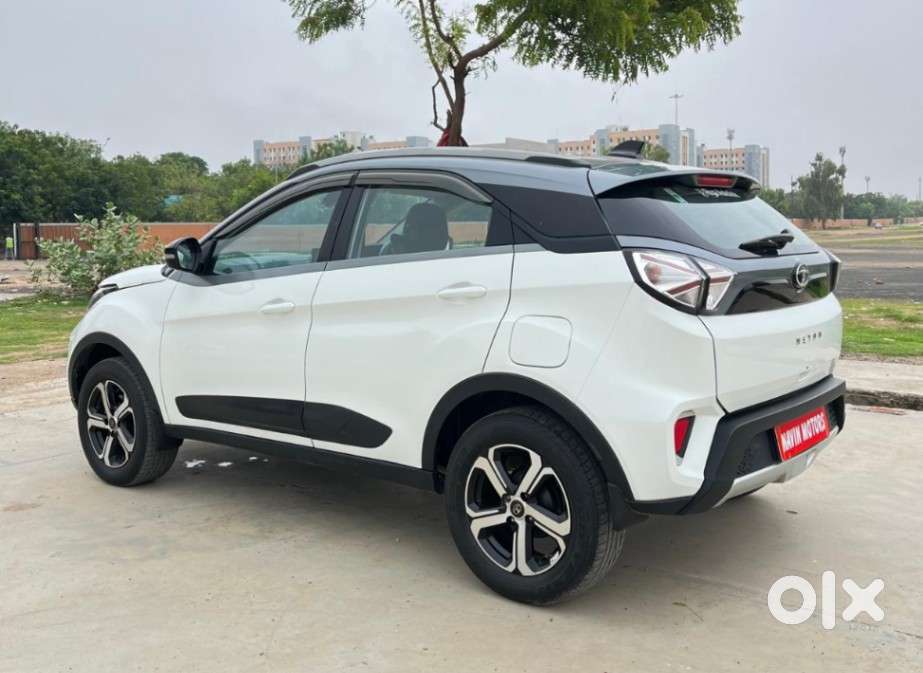 Tata Nexon 1.5 Revotorq Xza Plus S Amt, 2023, Petrol
