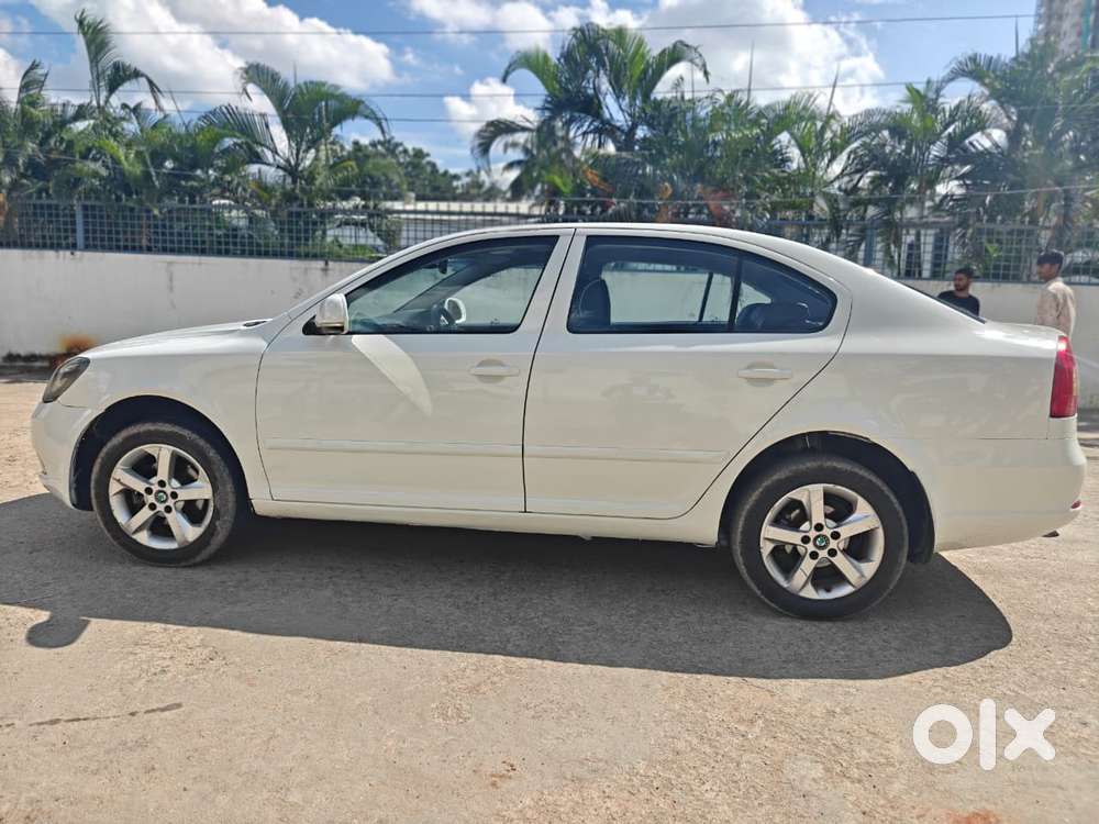 Skoda Laura Elegance 1.9 Tdi Mt, 2012, Diesel