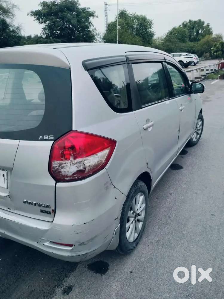Maruti Suzuki Ertiga Zxi 2013