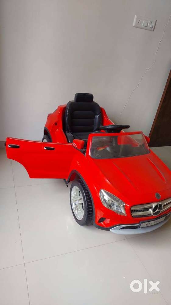Mercedes-Benz GLA Kids Electric Ride-On Car  New Battery  Excellent - Photo 3