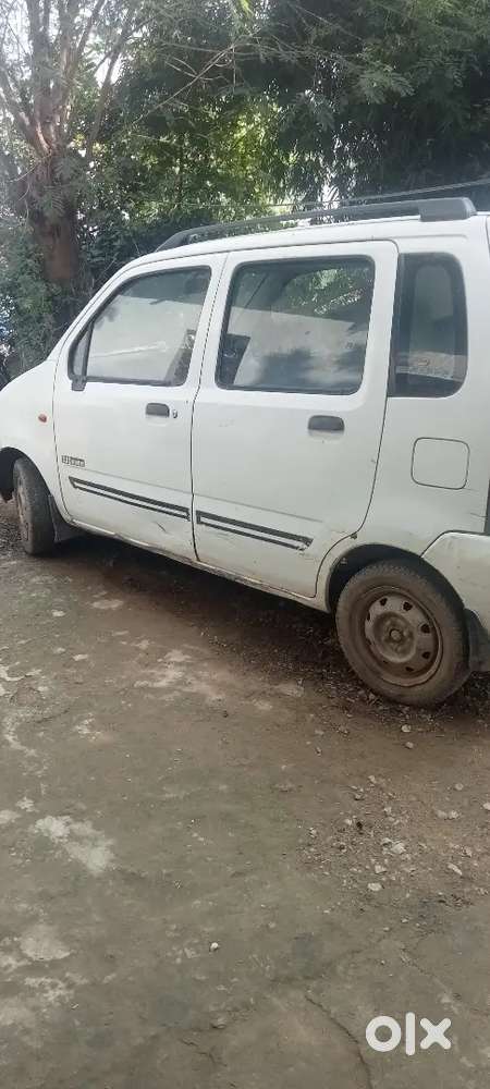 4टायर न्यू Rc कंप्लीट बीमा कंप्लीट ऐसी कूलिंग अच्छी Karti है