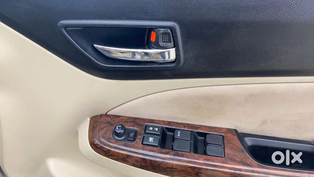 Maruti Suzuki Swift Dzire Amt Zxi, 2018, Petrol