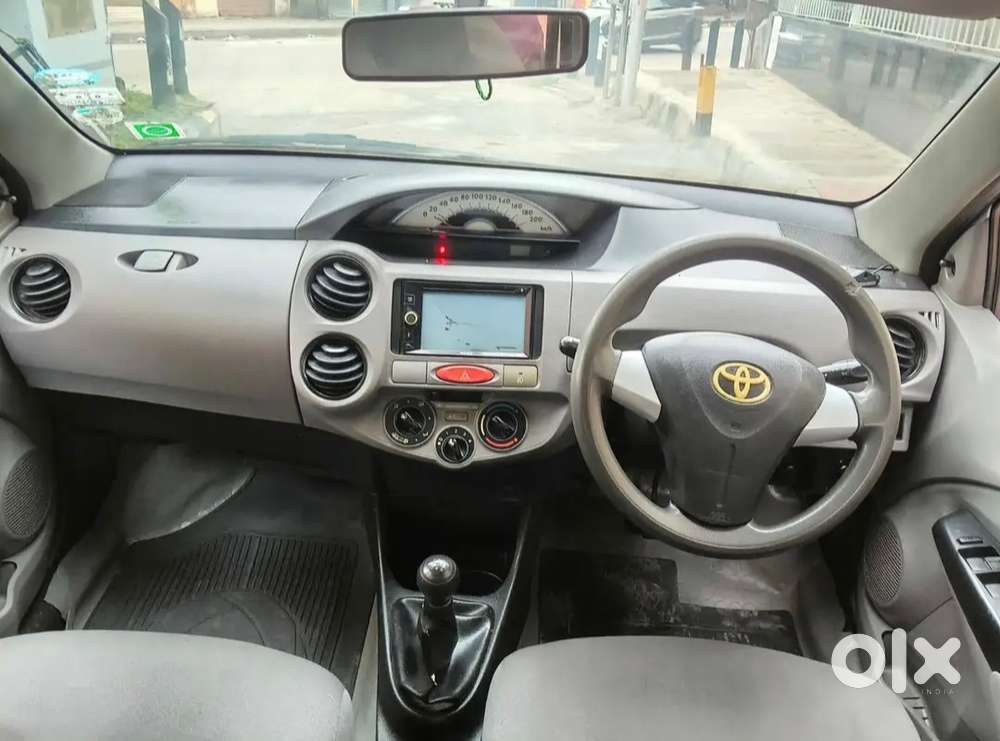 Toyota Etios, 2011, Petrol