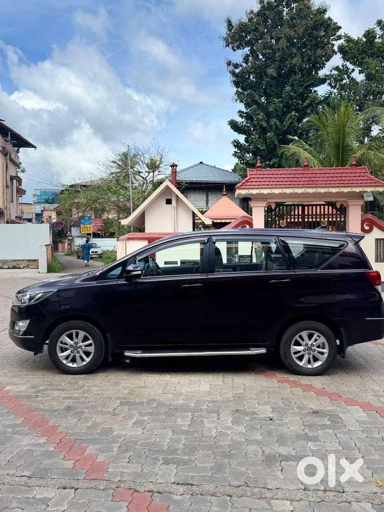 Toyota Innova Crysta 2.8 Gx At 8 Seater, 2016, Diesel