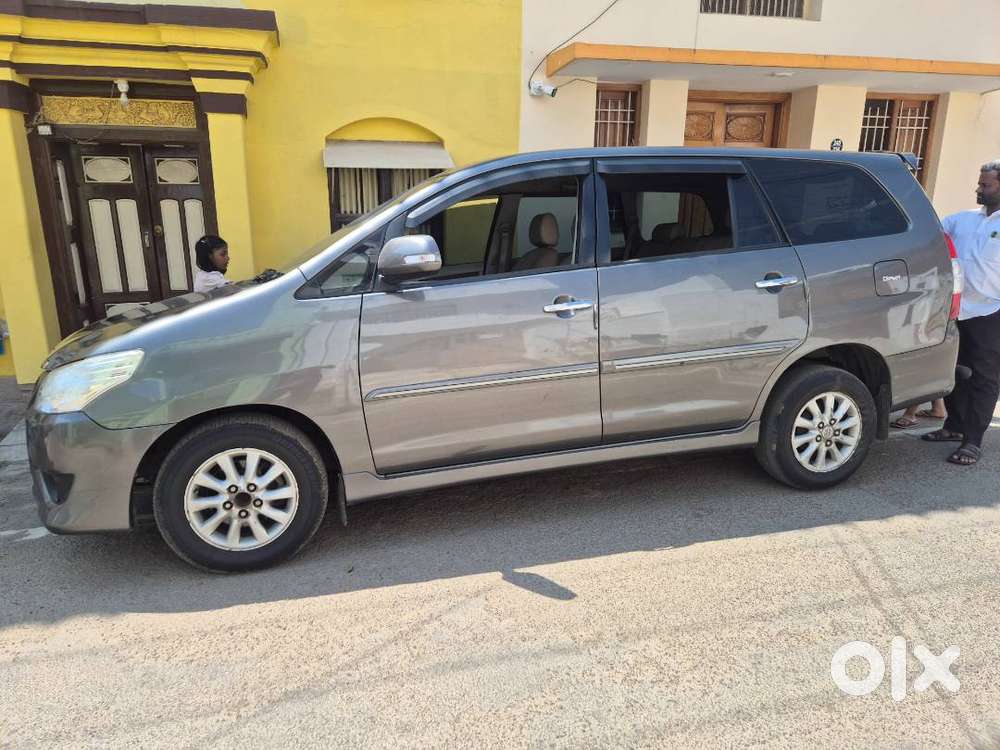 2012 Top Model Vehicle, Two Remote Orginal Keys  Power Door