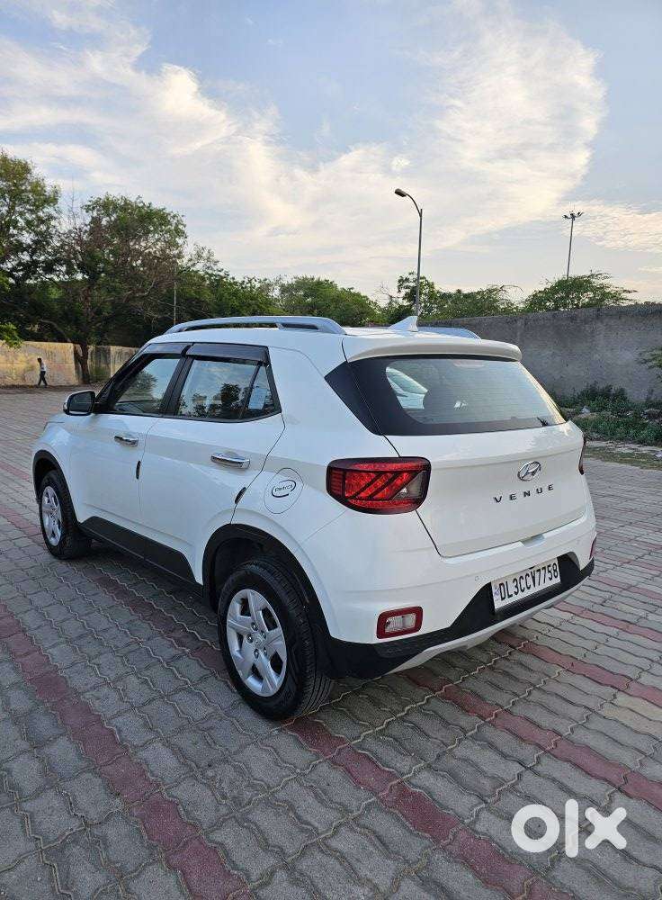 Hyundai Venue 1.2 S Plus, 2022, Petrol