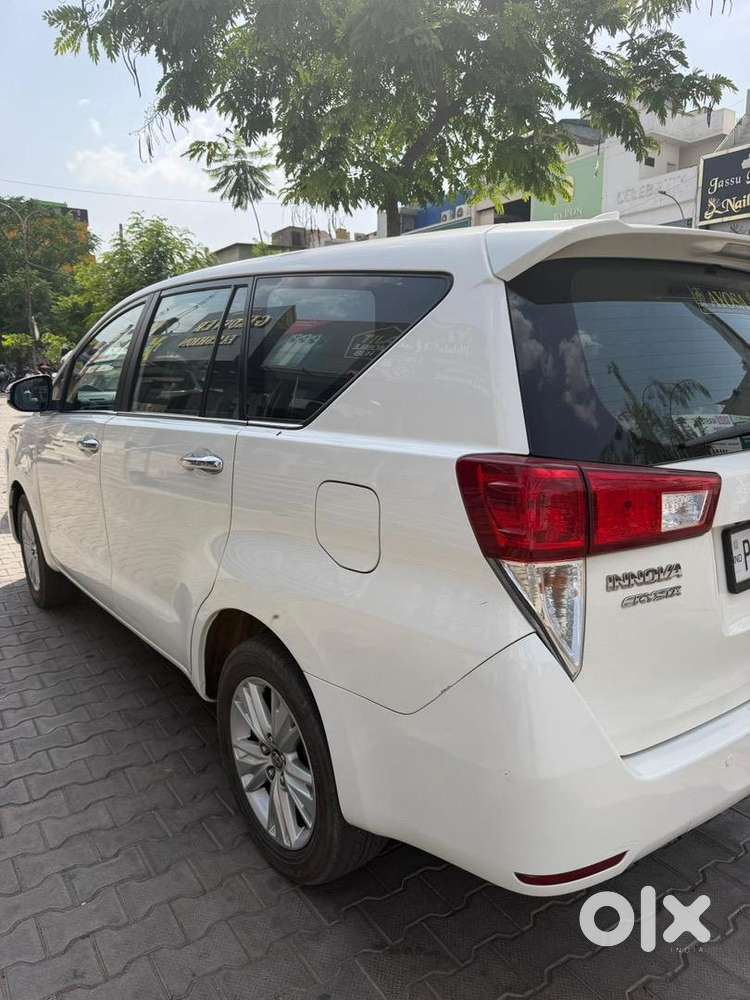 Toyota Innova Crysta 2016