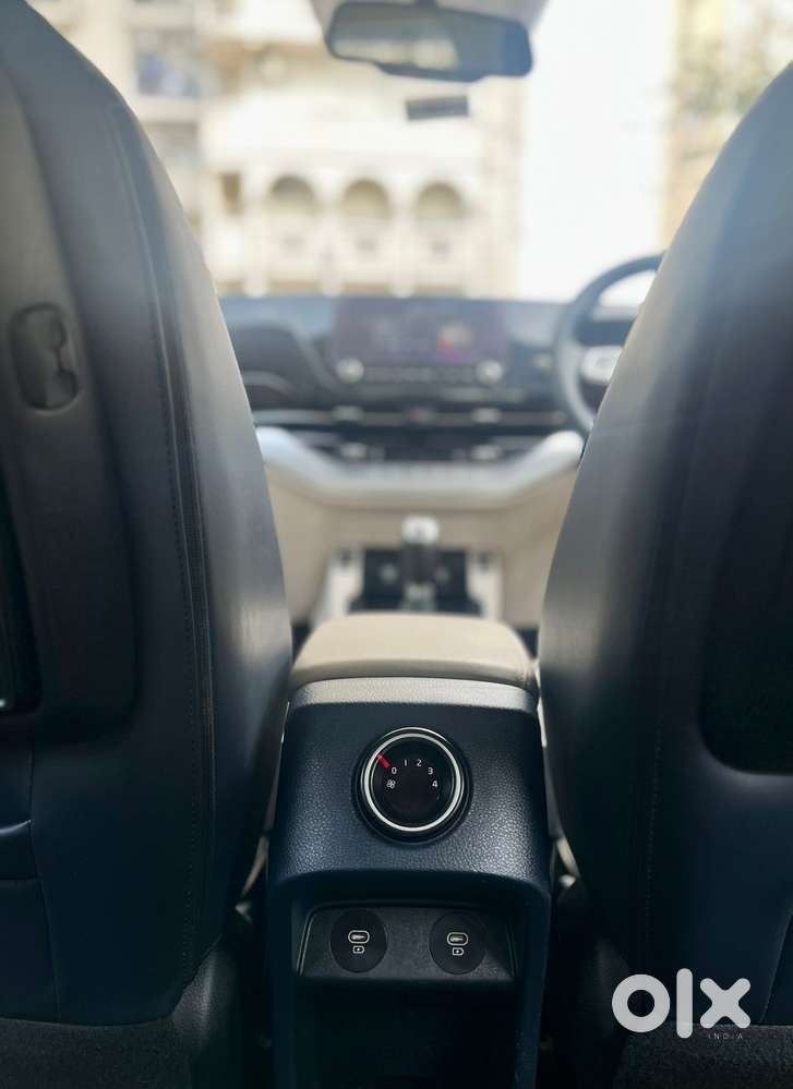 Kia Carens 1.4 Luxury 7 Str, 2022, Petrol