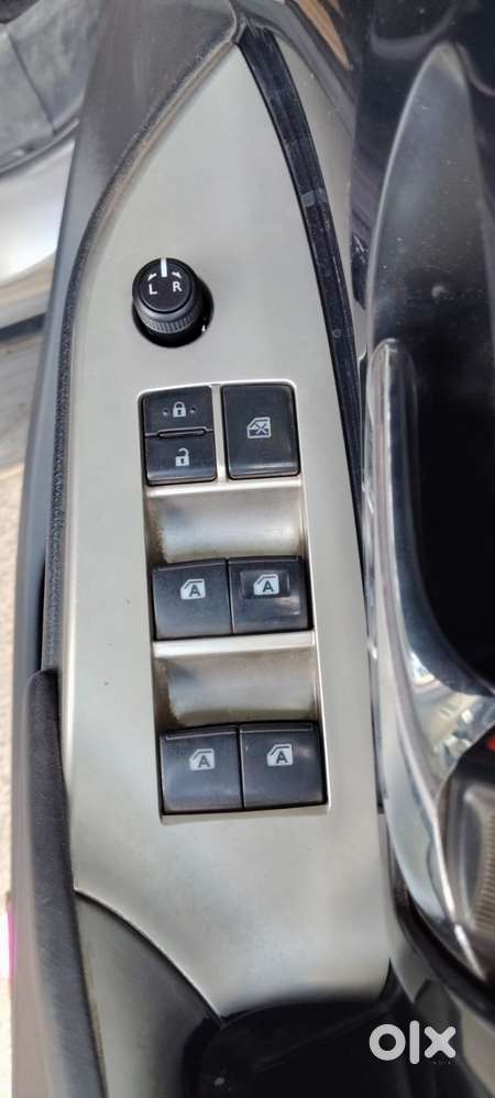 Toyota Innova Crysta 2.4 V 8 Str, 2017, Diesel