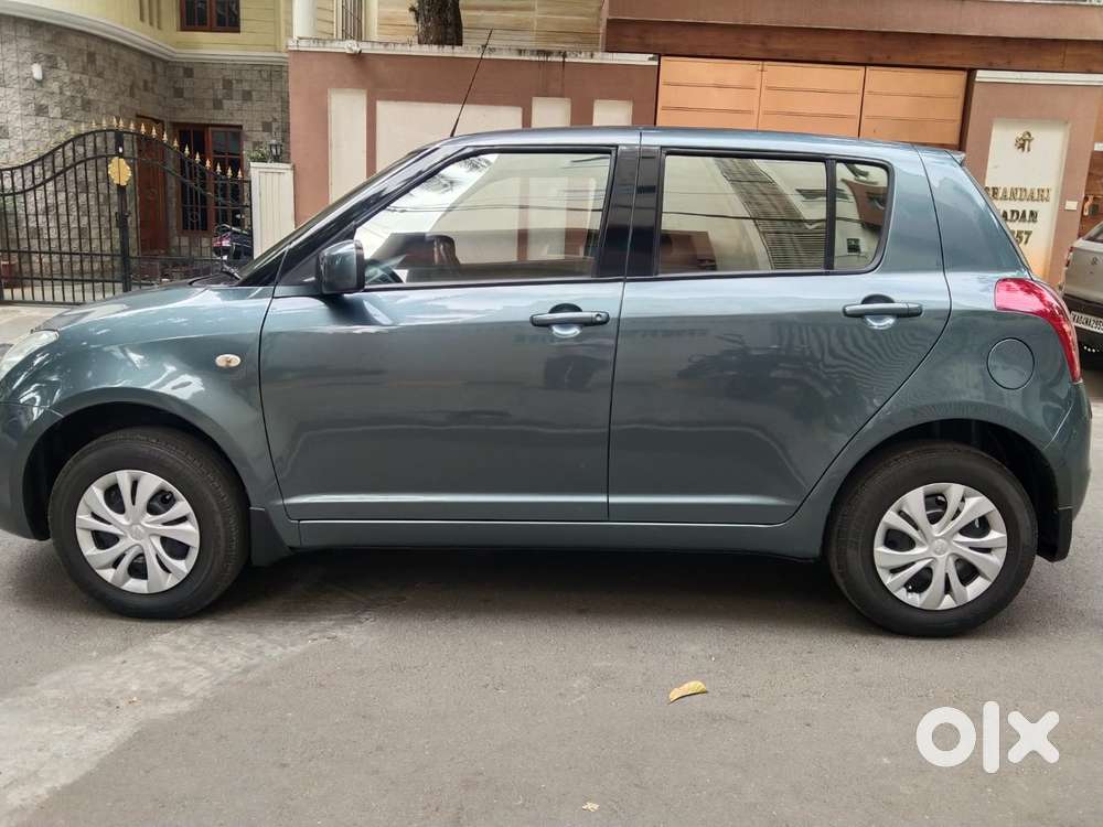 Maruti Suzuki Swift Vxi + Manual, 2011, Petrol