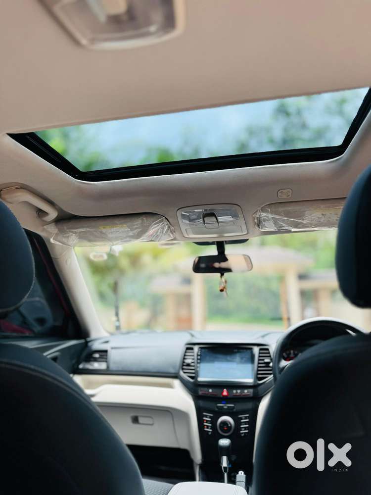 Mahindra Xuv300 W6 Amt Diesel, 2023, Diesel