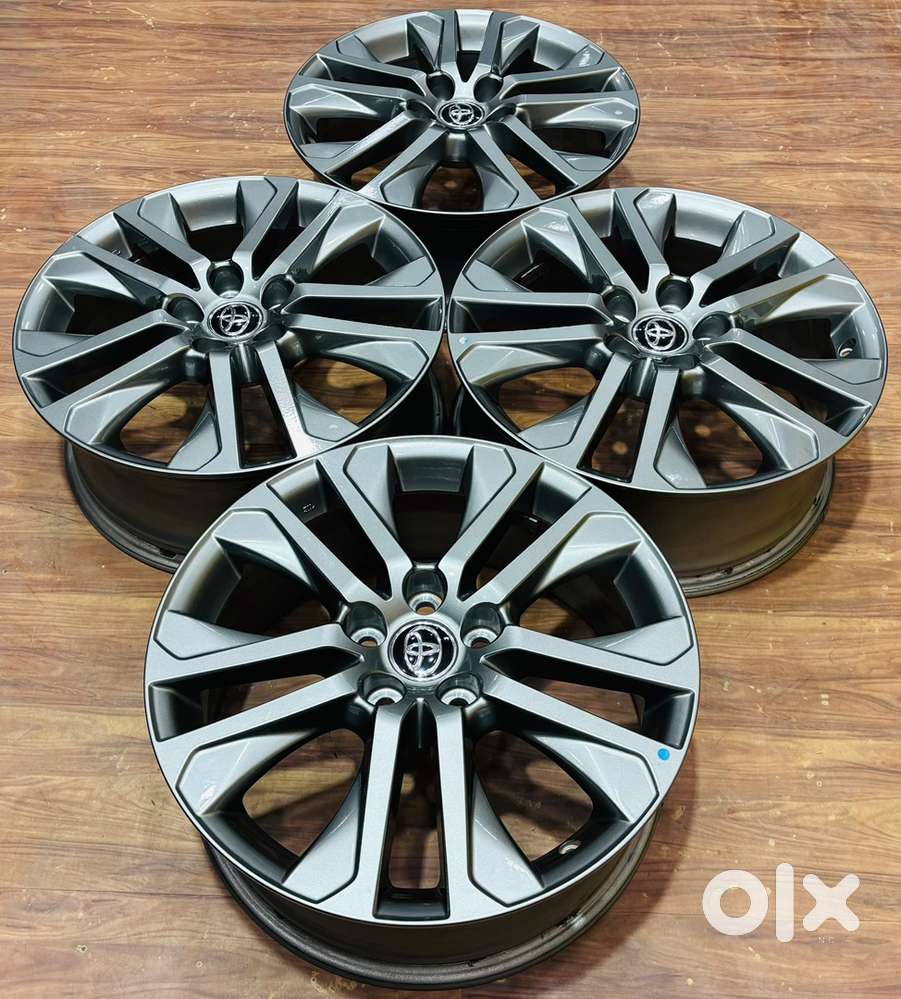 18”inch Hycross Zx Oem Alloy wheels set of 4 - Spare Parts in