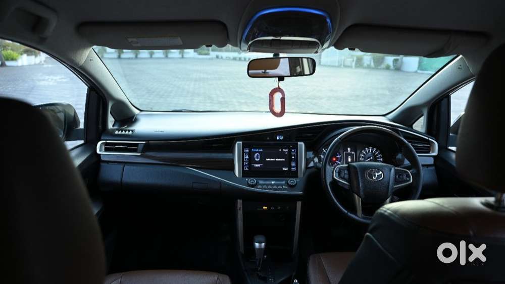 Toyota Innova Crysta 2.8 Zx Automatic 7 Str, 2016, Diesel