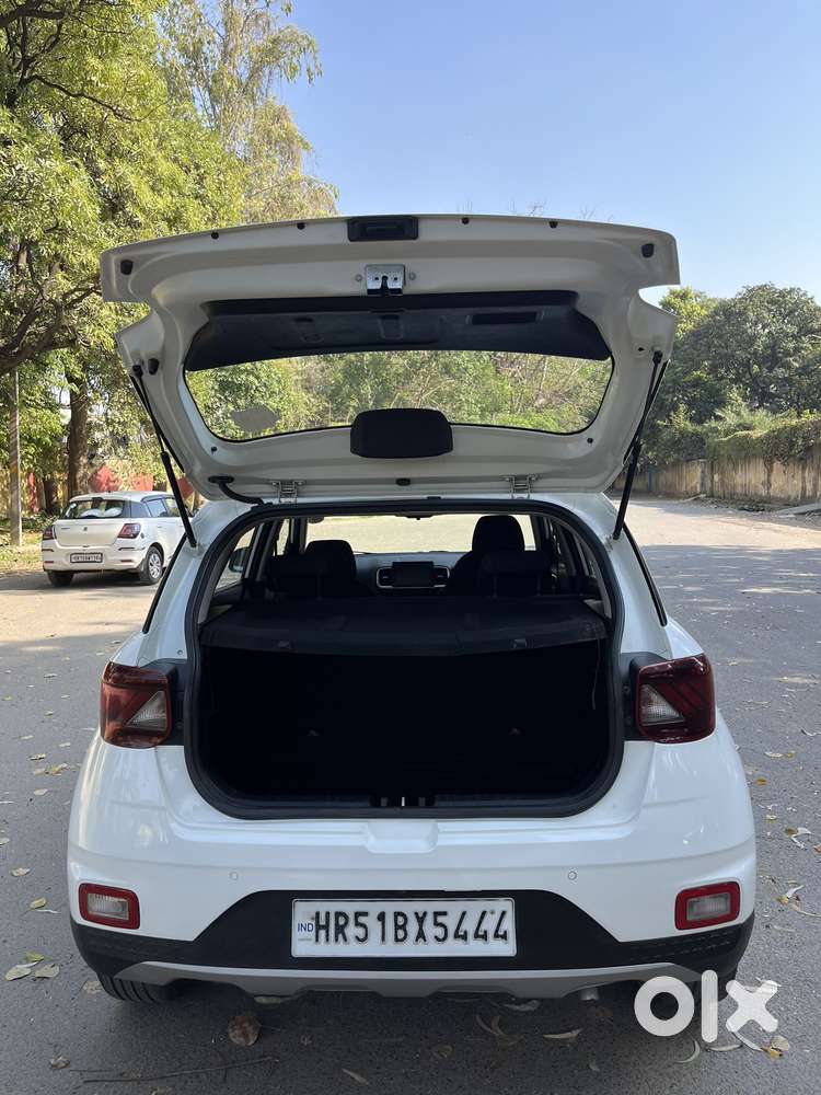 Hyundai Venue Sx+ At, 2019, Petrol