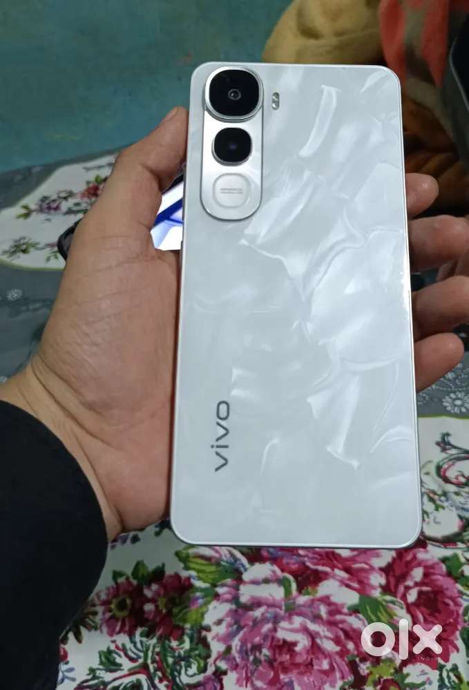 Vivo Y400 8/128 GB Pearl White Colour