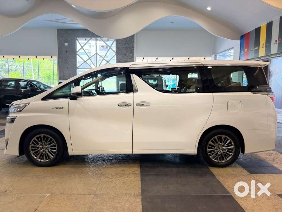 Toyota Vellfire 2.5 Executive Lounge, 2020, Petrol